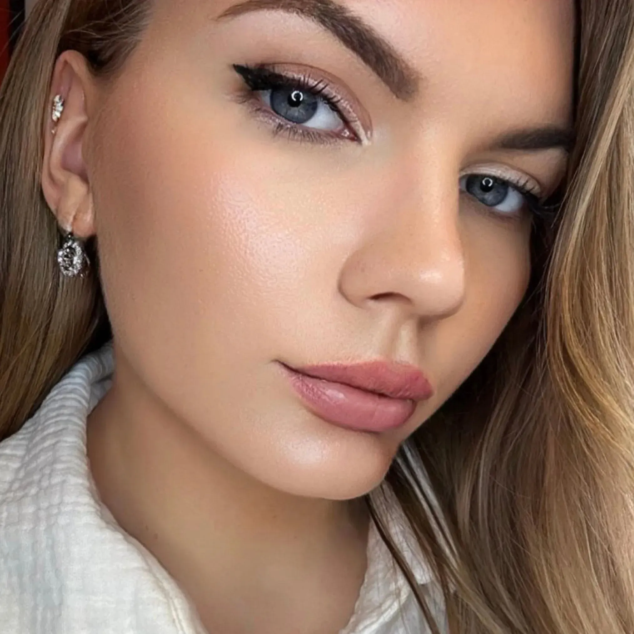 Dormeuses or blanc et diamants sold by 58 Facettes product image thumbnail 2