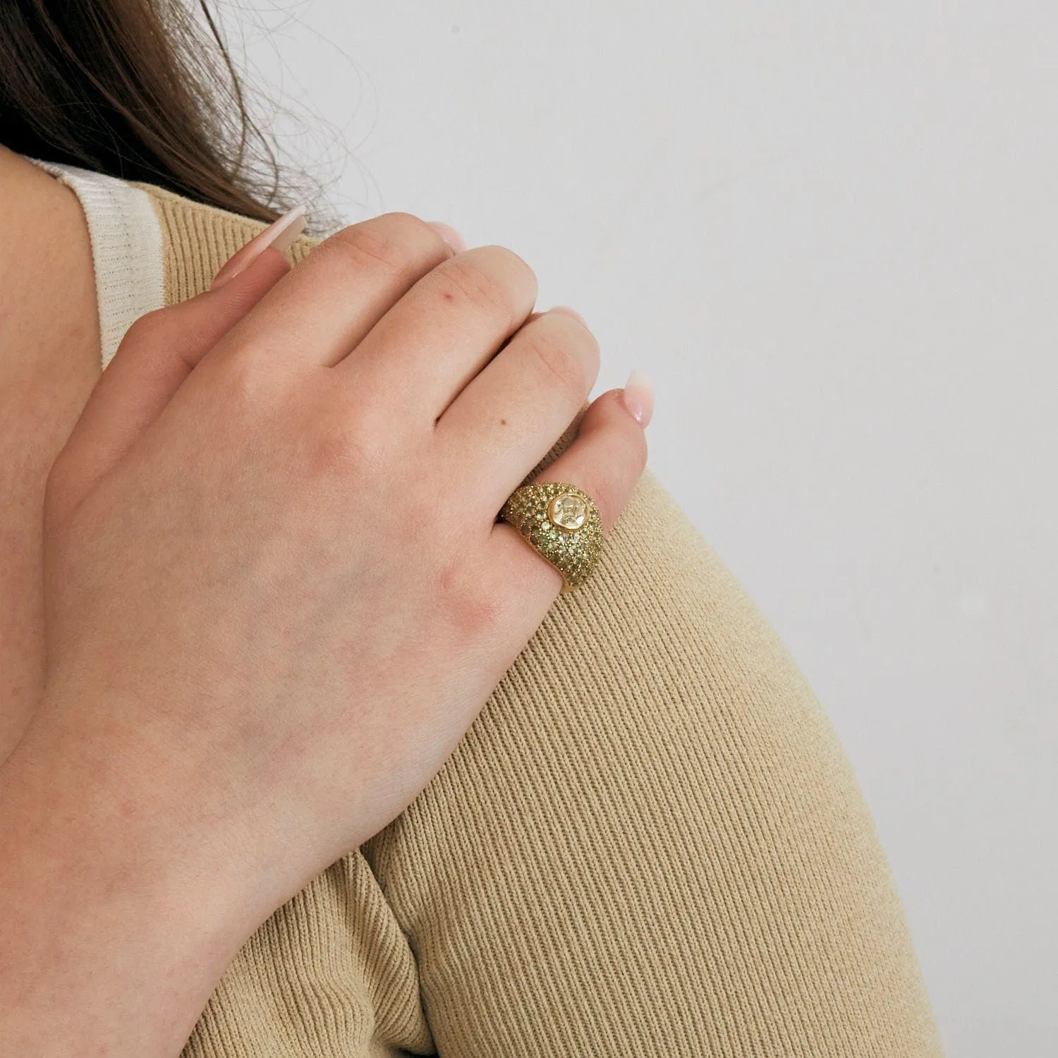 Bague boule en or jaune avec diamant et péridots sold by 58 Facettes product image thumbnail 2