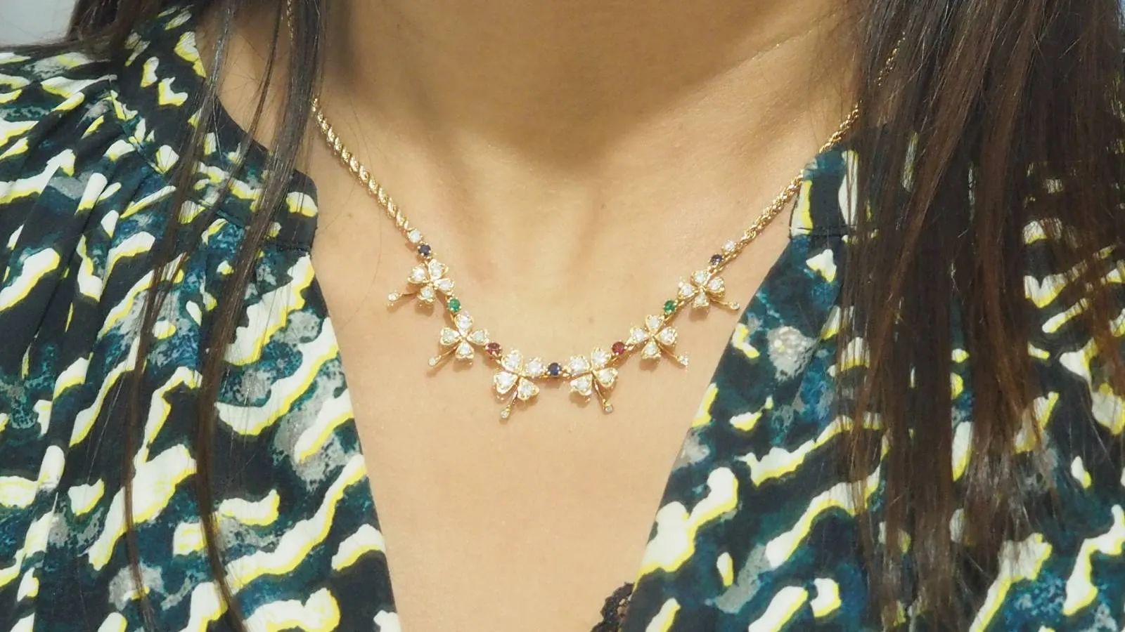 Collier trèfles en or jaune et diamants sold by 58 Facettes product image thumbnail 2