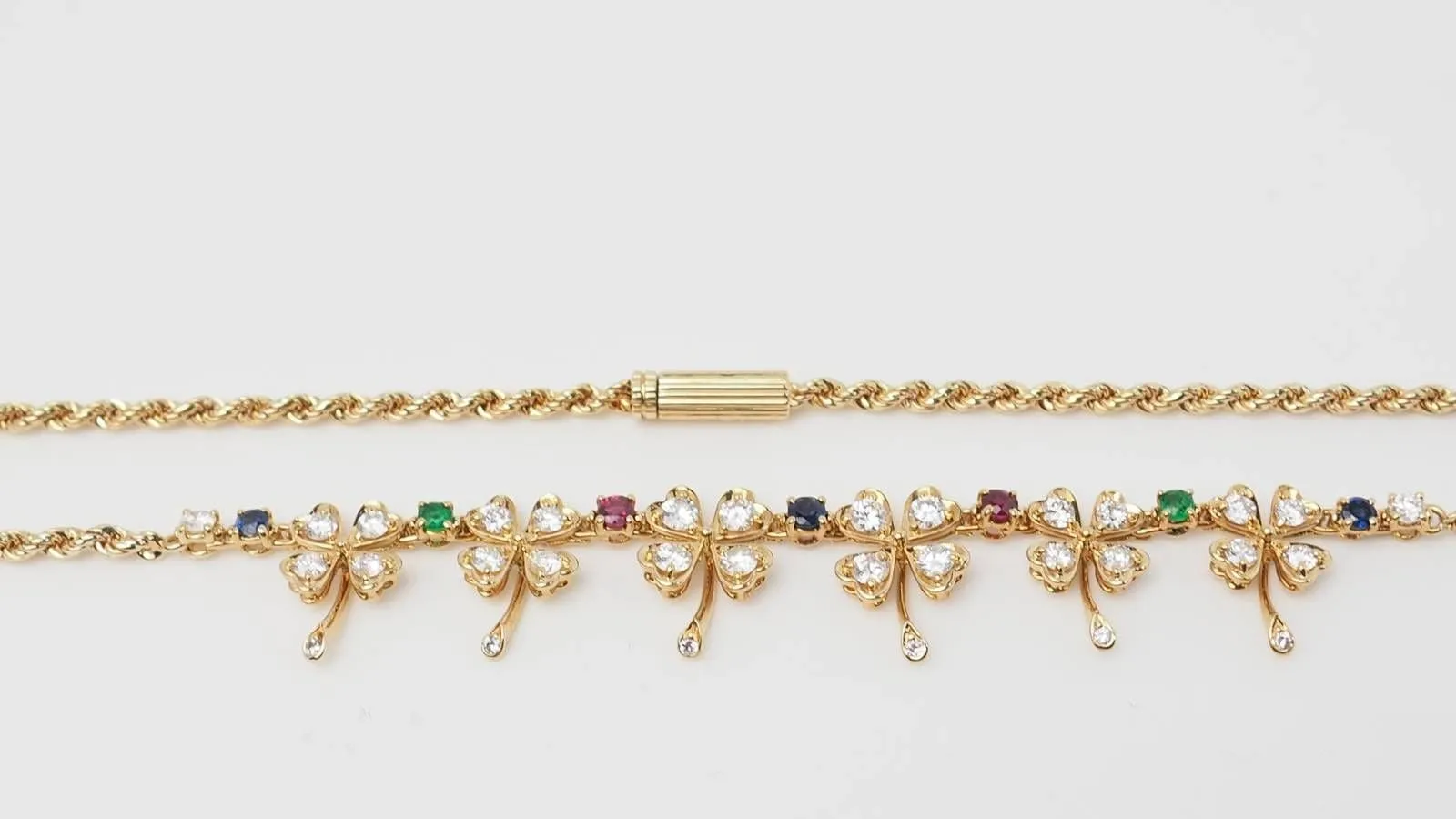 Collier trèfles en or jaune et diamants sold by 58 Facettes product image thumbnail 4