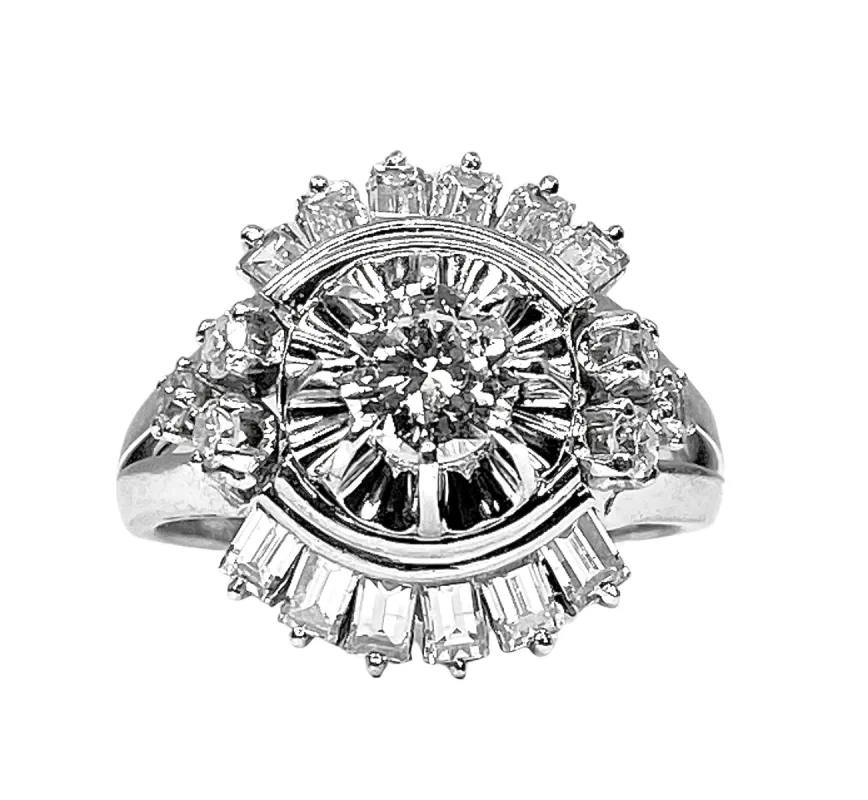 Magnifique bague en platine, diamants baguettes et ronds sold by 58 Facettes