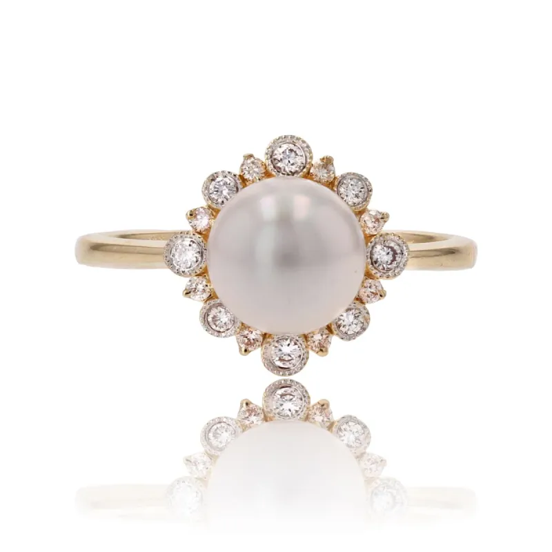 Bague perle de culture Akoya et ses diamants sold by 58 Facettes