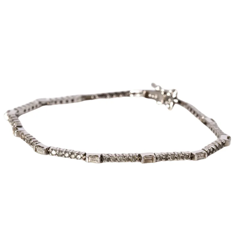 bracelet en or blanc et diamants sold by 58 Facettes