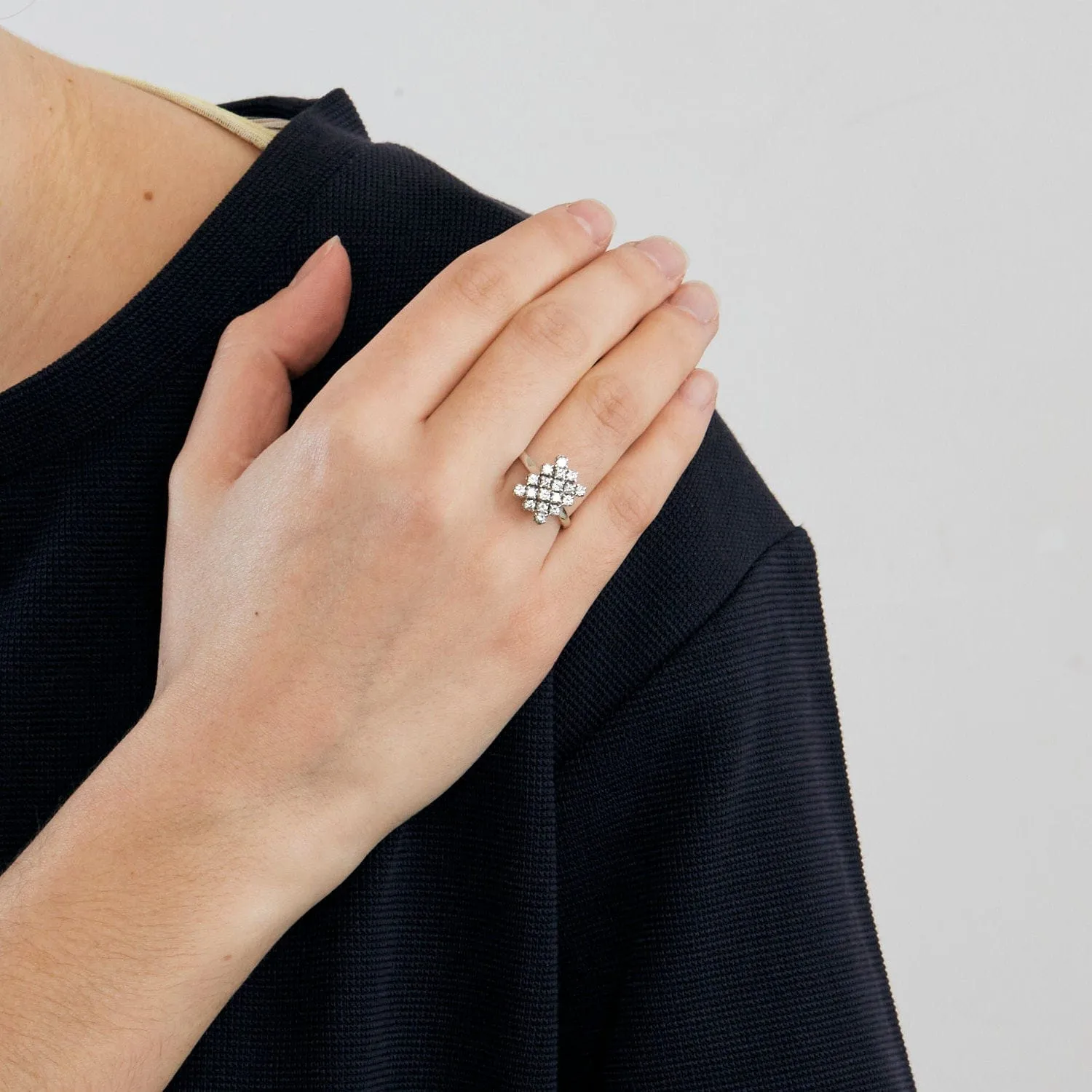 Bague ancienne en or blanc 18K et Diamants sold by 58 Facettes product image thumbnail 3