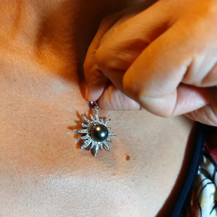 Pendentif soleil en or blanc avec perle de Tahiti et diamants sold by 58 Facettes product image thumbnail 2