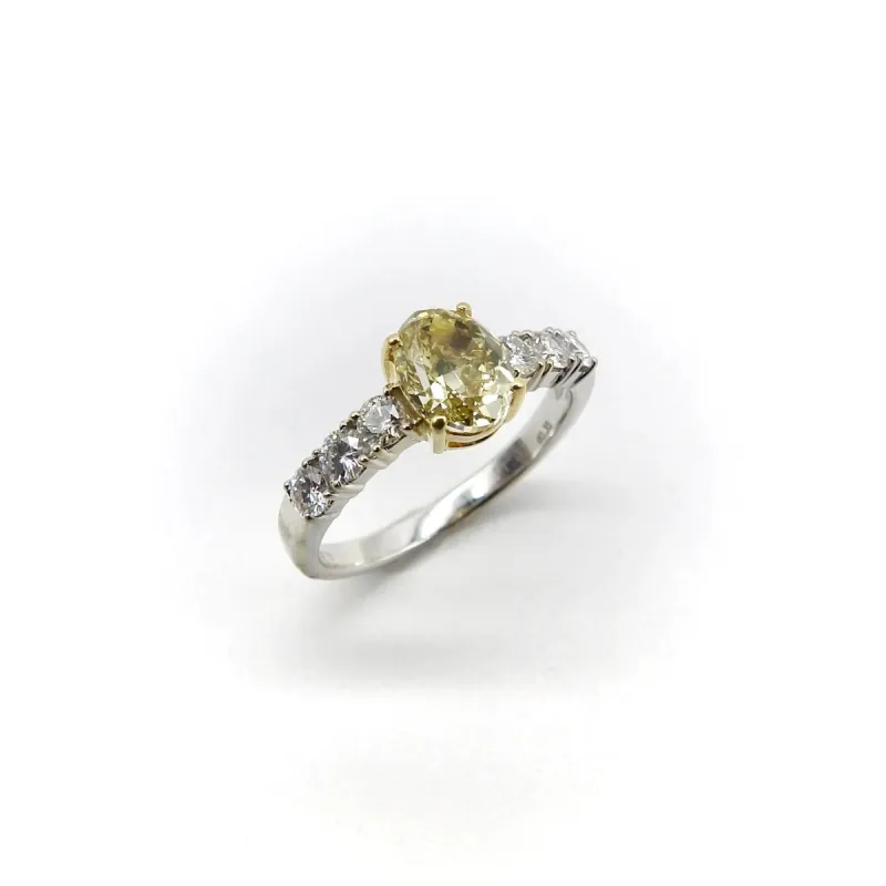 Bague ovale en or diamant jaune et diamant made by 58 Facettes