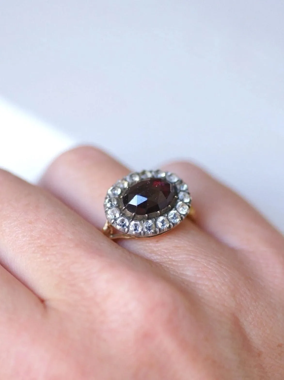 Bague ancienne grenat entourage pierres du Rhin sold by 58 Facettes product image thumbnail 3