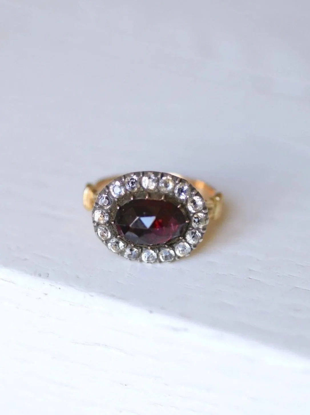 Bague ancienne grenat entourage pierres du Rhin sold by 58 Facettes product image thumbnail 2