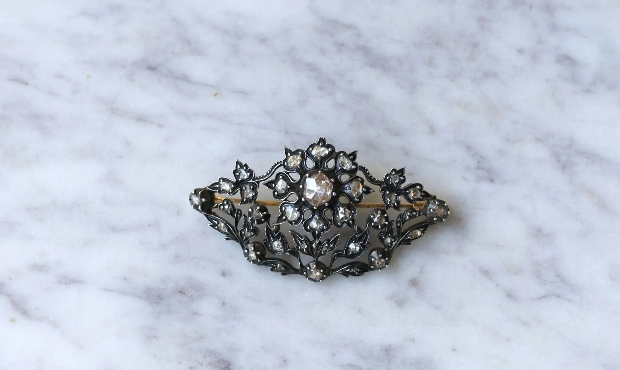 Broche ancienne fleur diamants sold by 58 Facettes product image thumbnail 4