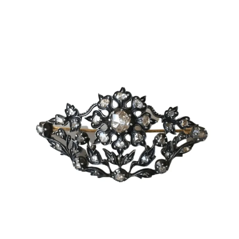 Broche ancienne fleur diamants sold by 58 Facettes