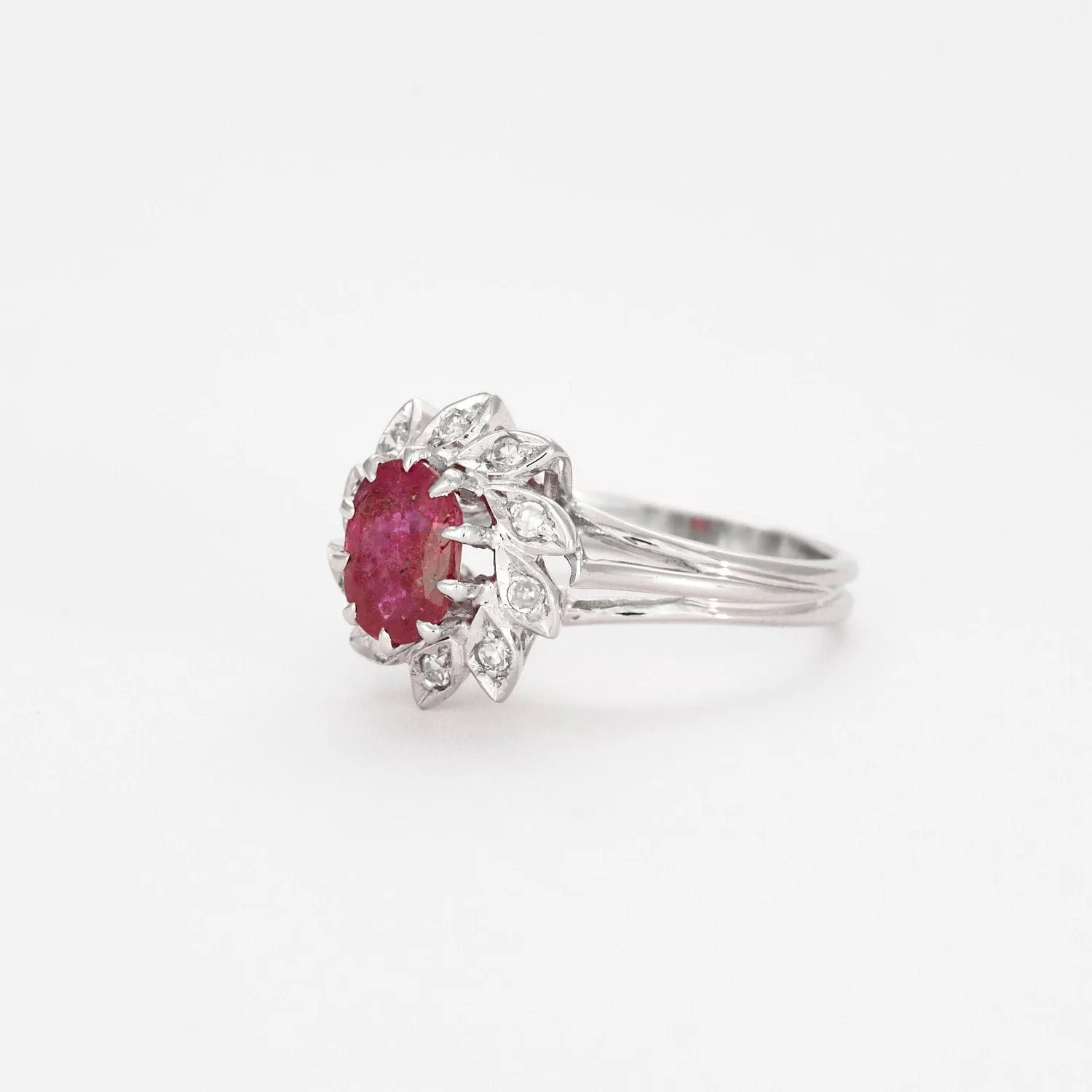 Bague Marguerite Vintage Rubis Diamants sold by 58 Facettes product image thumbnail 3