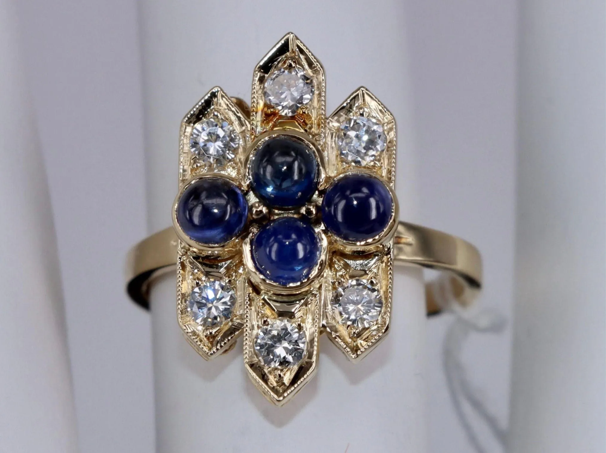 Bague Art Déco Diamants et Saphirs Cabochons en or jaune sold by 58 Facettes product image thumbnail 2