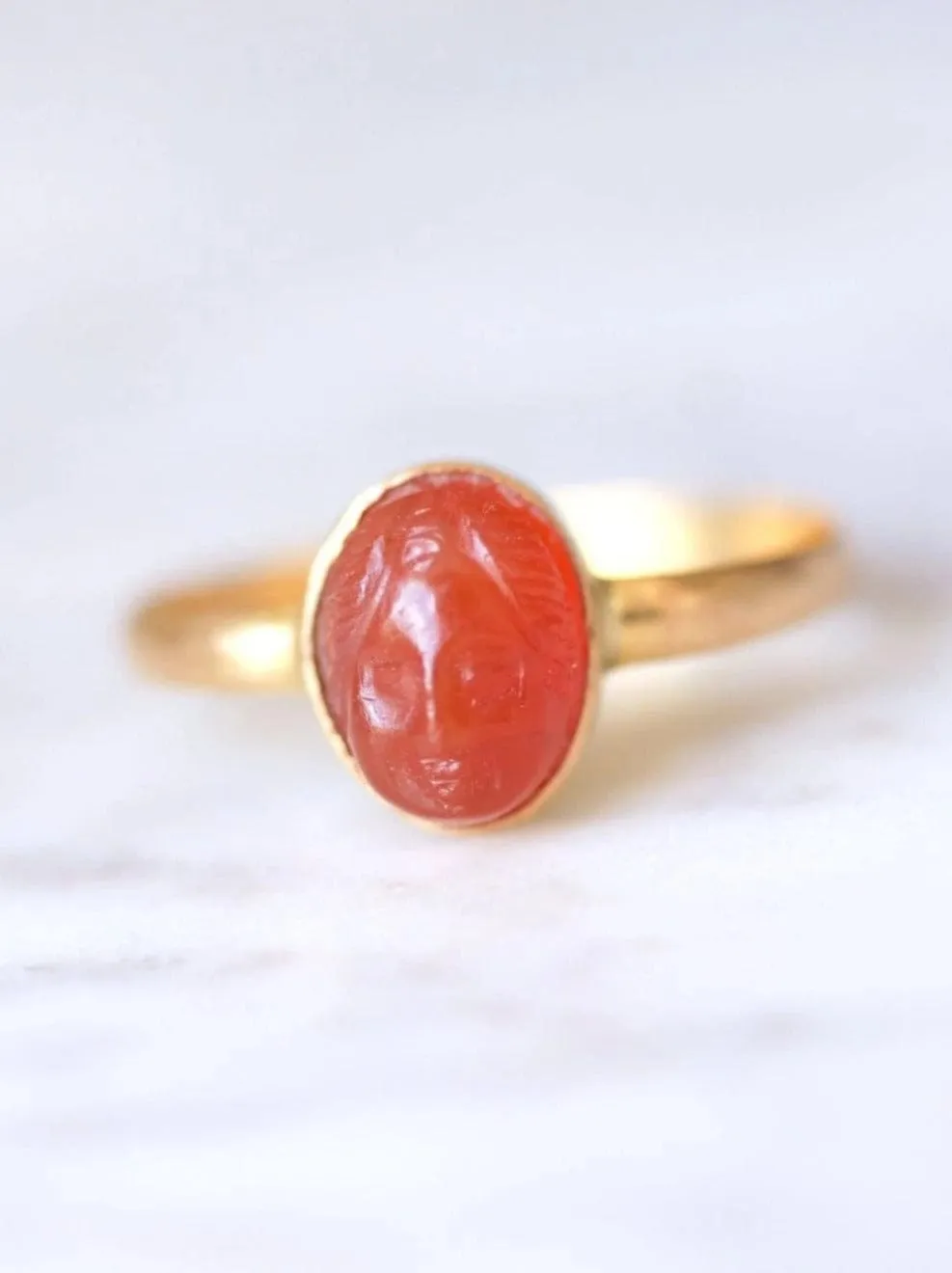 Bague ancienne en or jaune et camée cornaline sold by 58 Facettes product image thumbnail 2