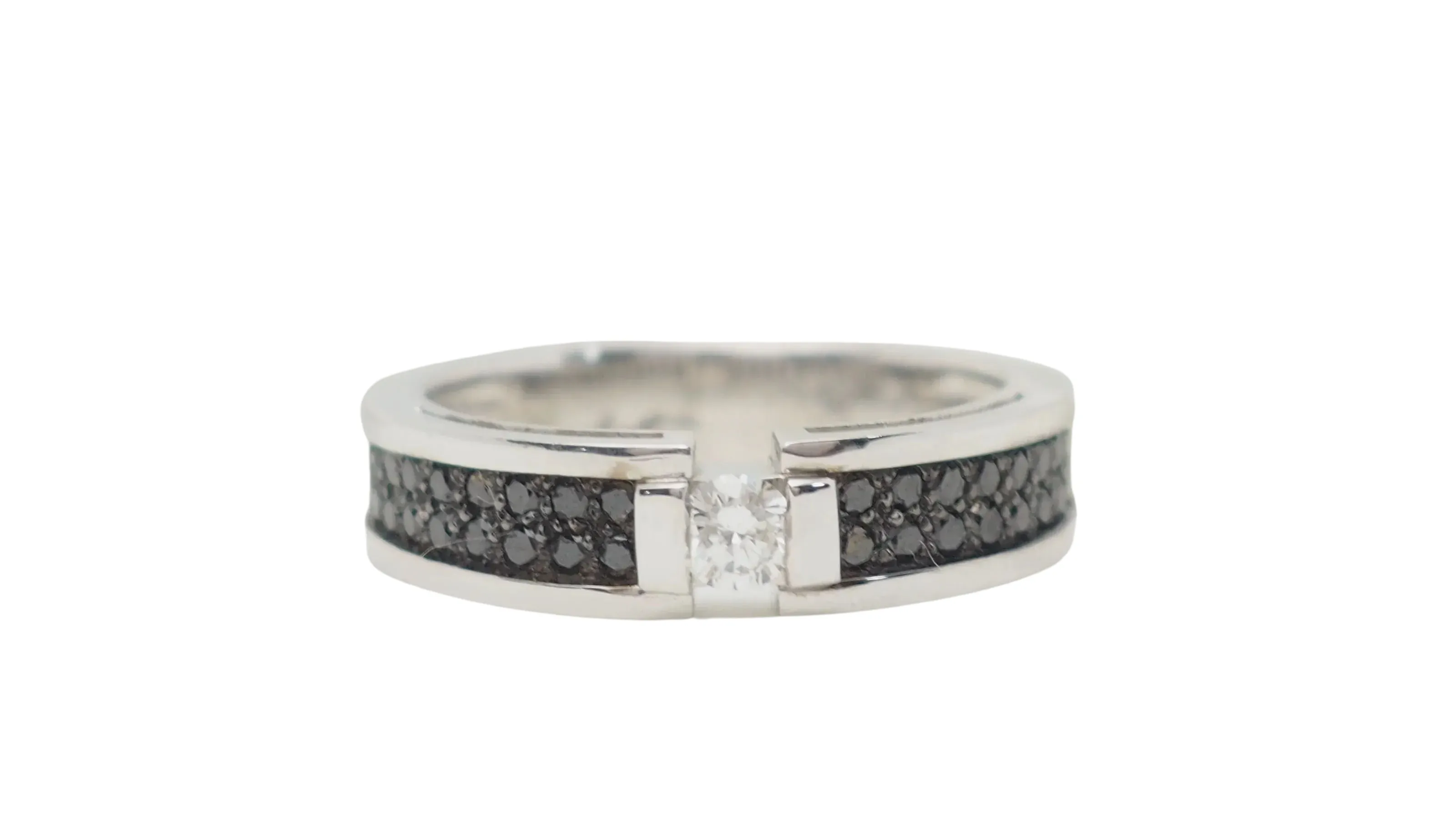 Bague soliatire en or blanc et diamants noirs sold by 58 Facettes