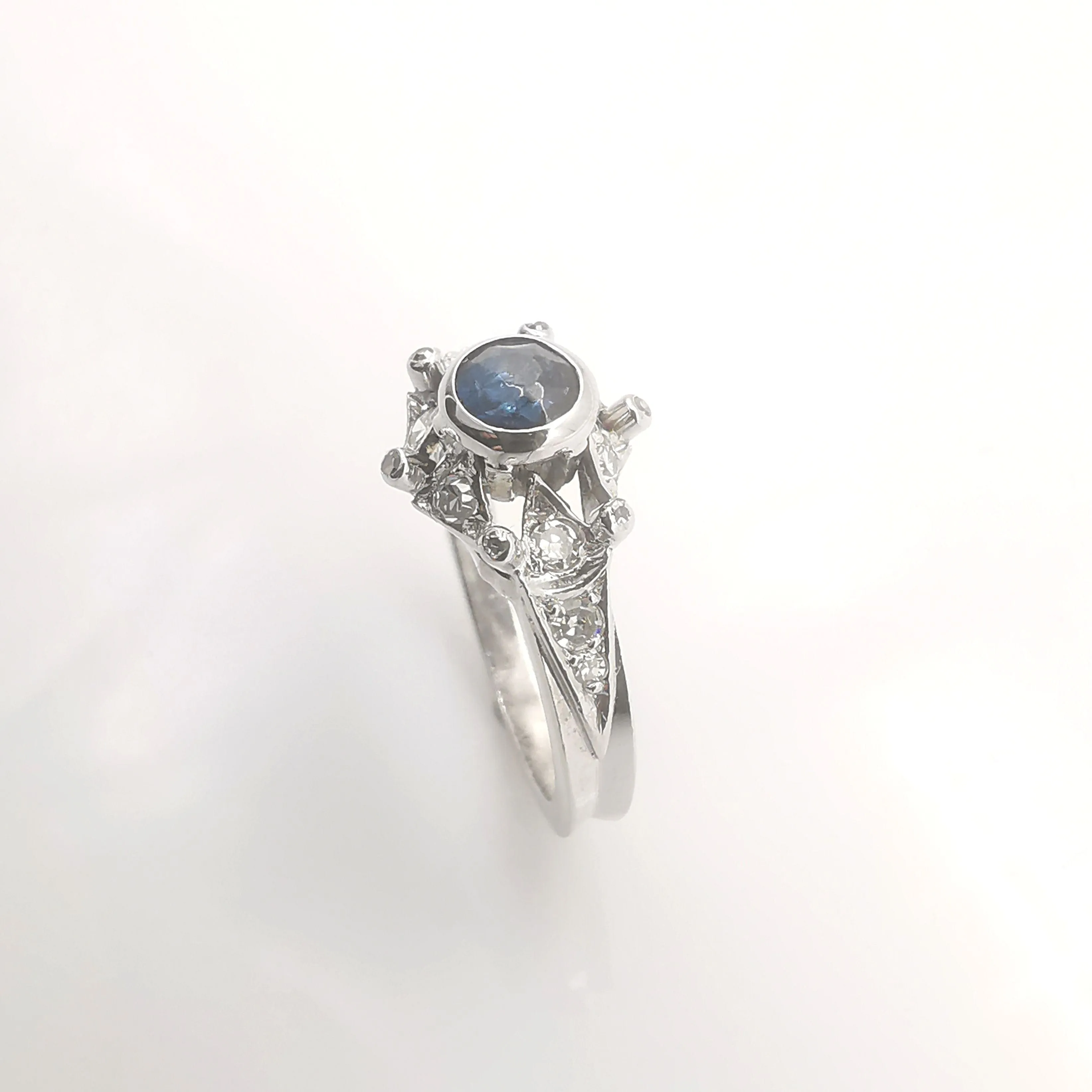 Bague en Platine Saphir et Diamants sold by 58 Facettes product image thumbnail 4