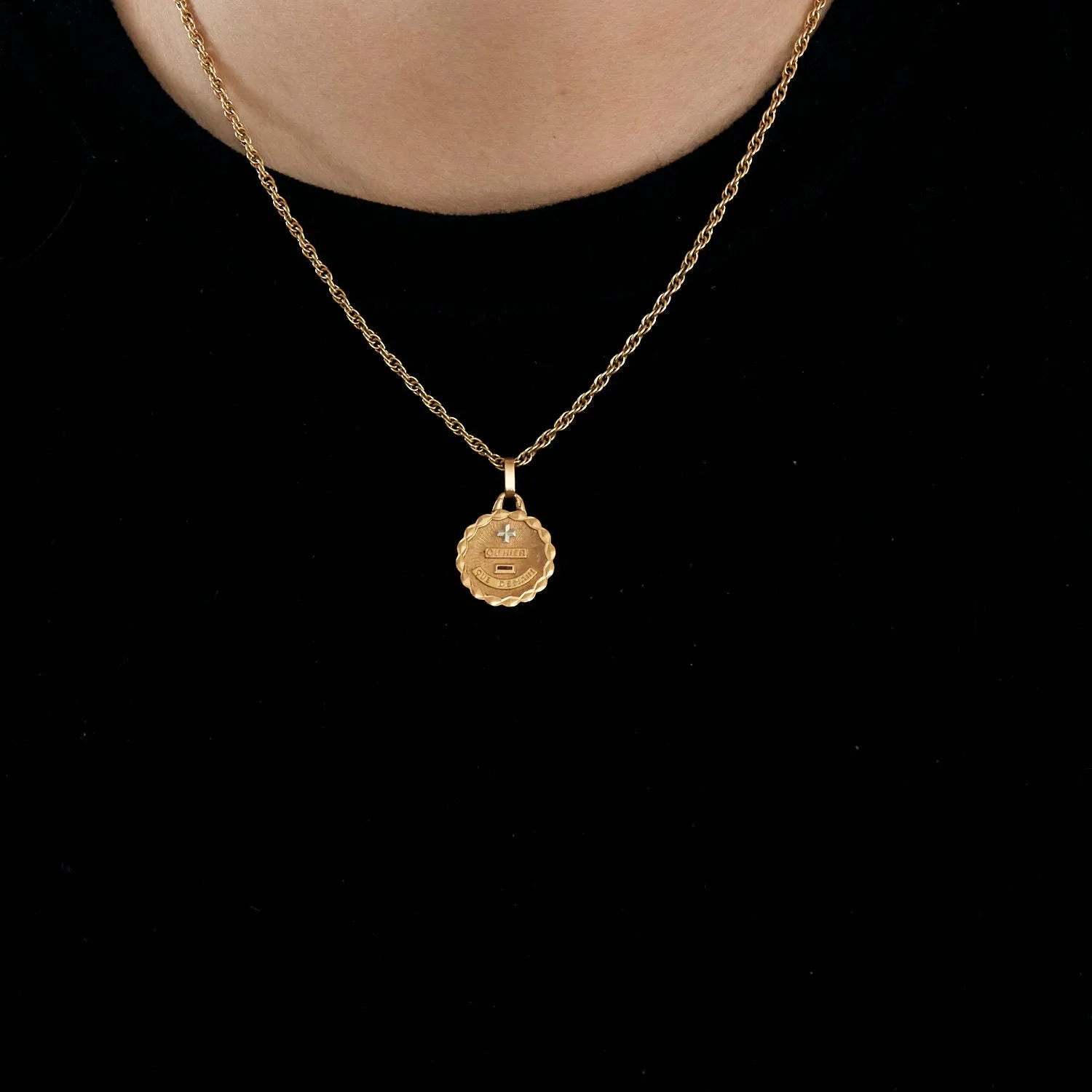 AUGIS - Pendentif + qu'hier - que demain sold by 58 Facettes product image thumbnail 2