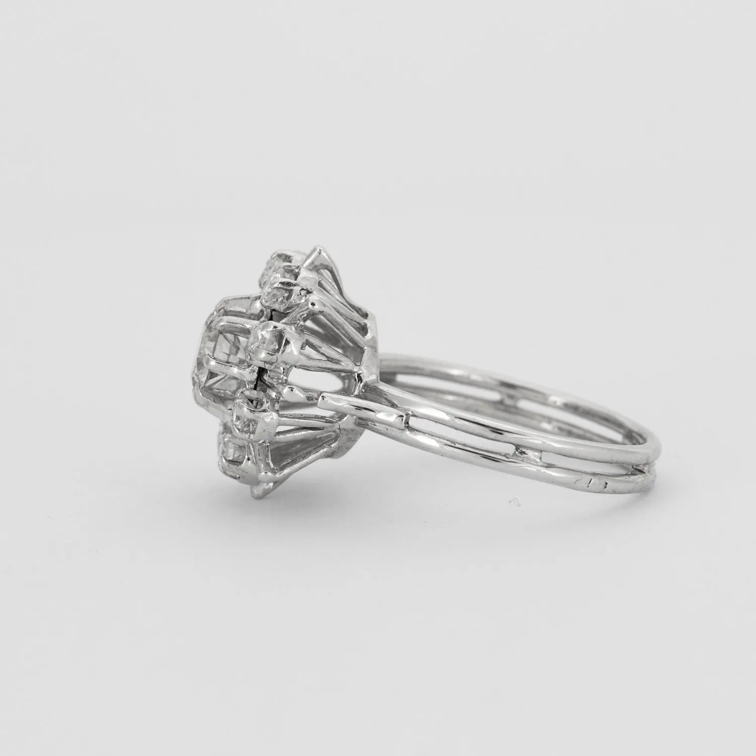 Bague marguerite diamants et platine sold by 58 Facettes product image thumbnail 5