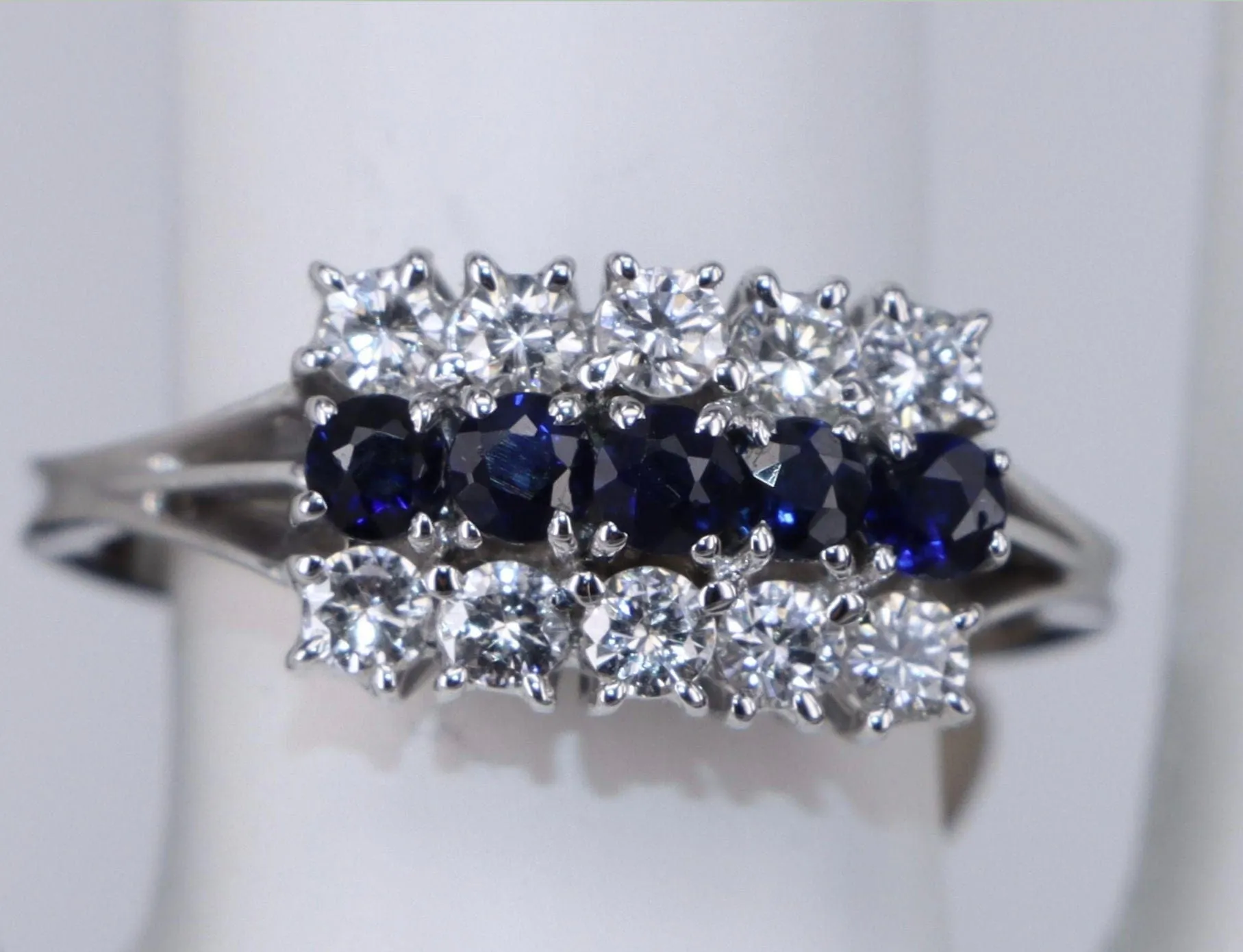 Bague Triple Diamant et Saphir en or blanc sold by 58 Facettes