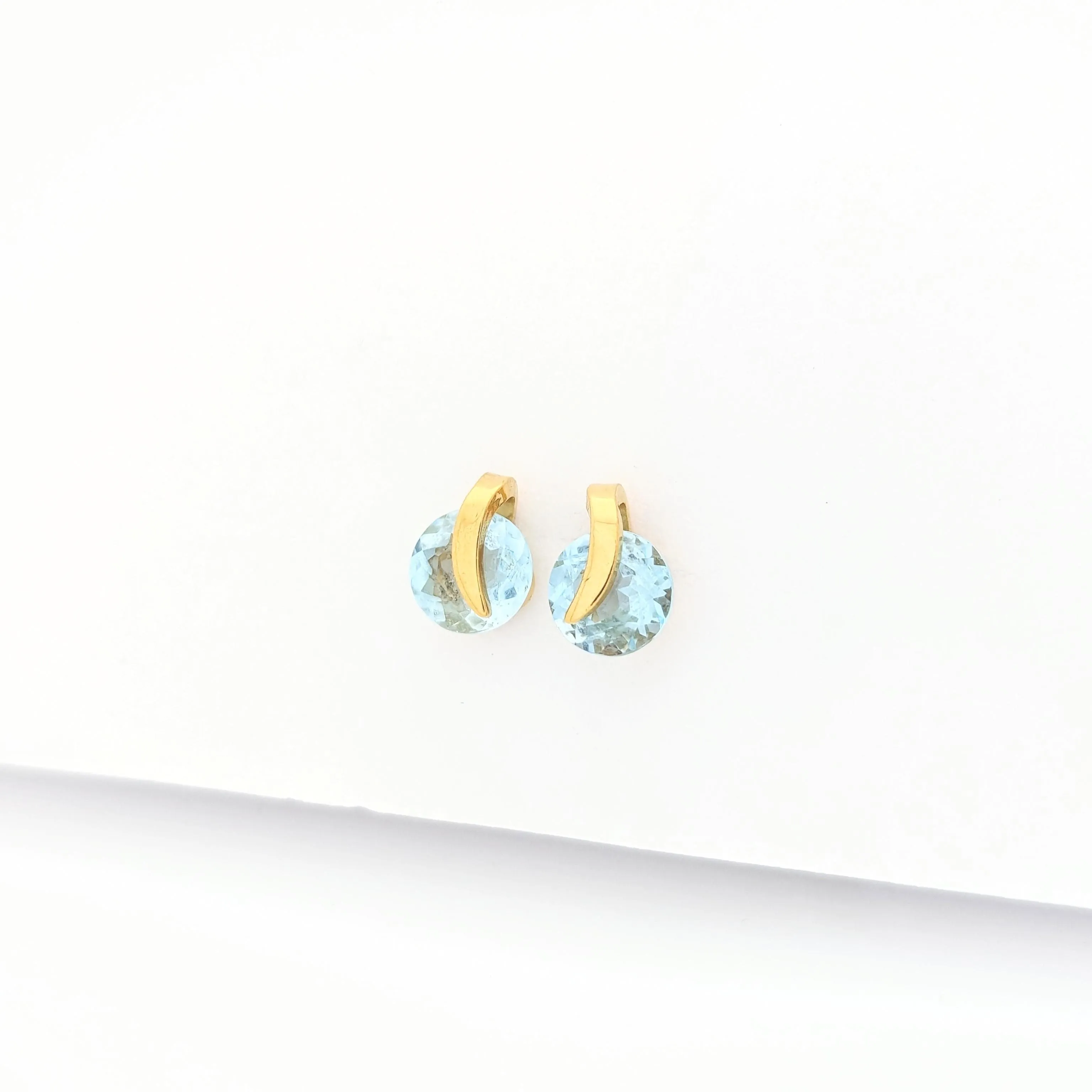 Boucles d'oreilles en or jaune et topazes sold by 58 Facettes product image thumbnail 2