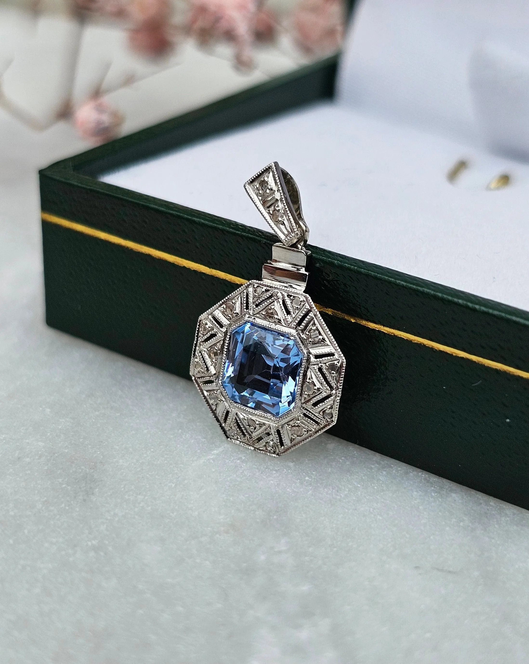 Pendentif Art Déco or et platine sold by 58 Facettes product image thumbnail 4