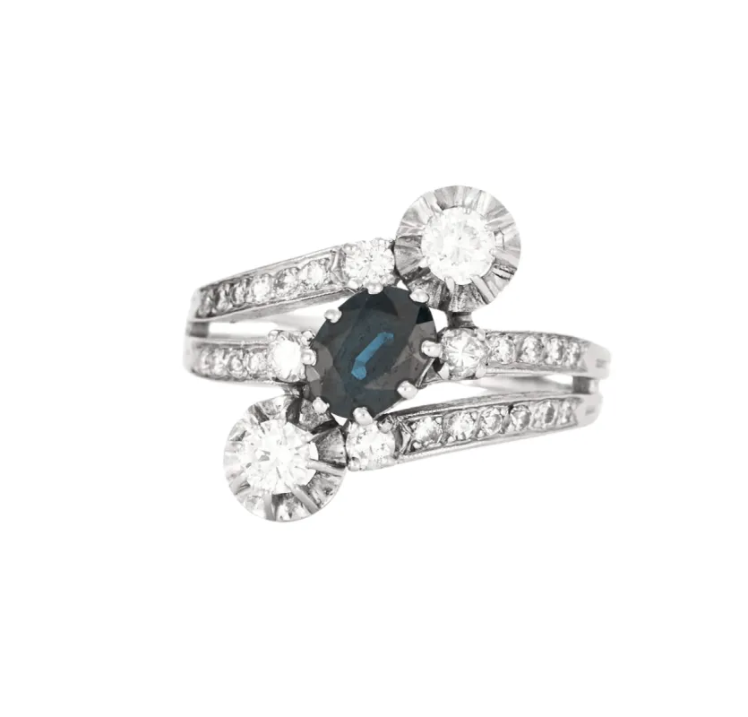 Bague croisée en or gris, saphir et diamants sold by 58 Facettes