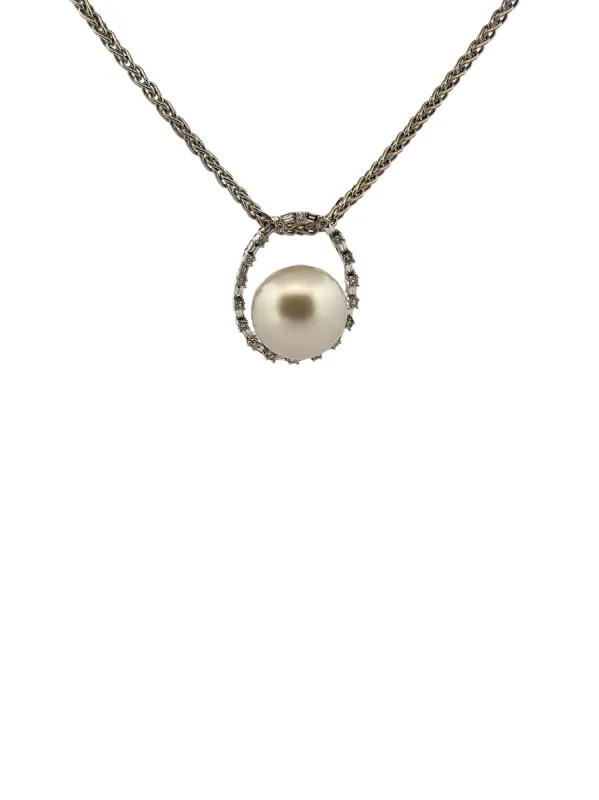 Collier en or 18 carats diamants et perle de culture sold by 58 Facettes
