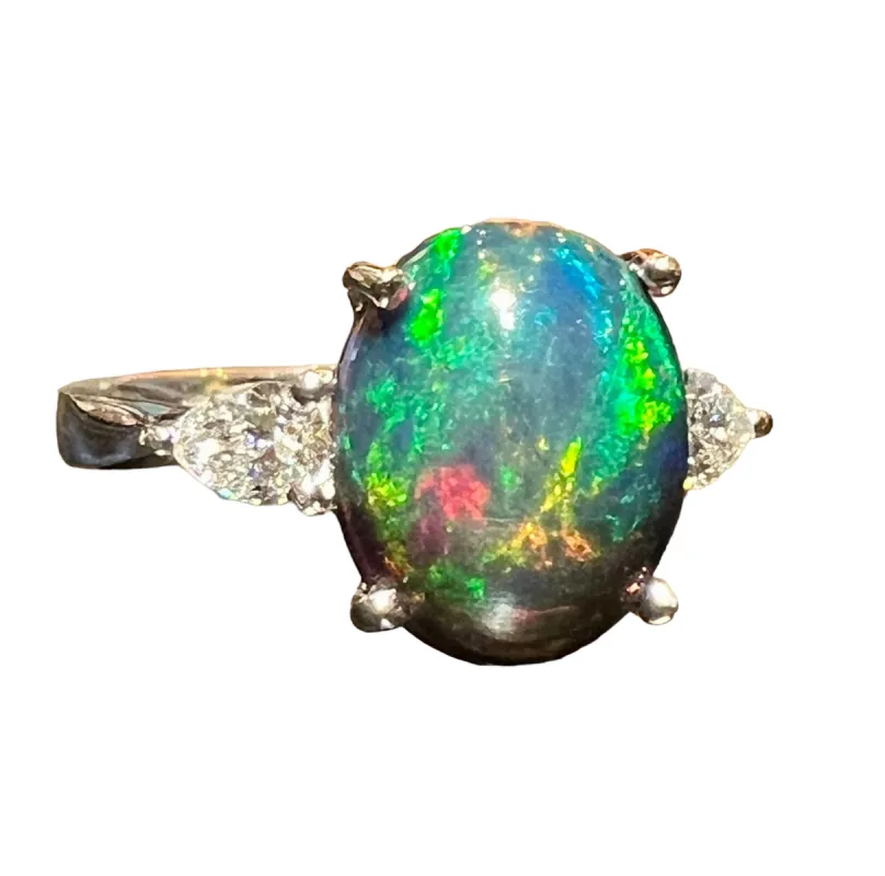 Bague Opale noire, diamant, or blanc sold by 58 Facettes