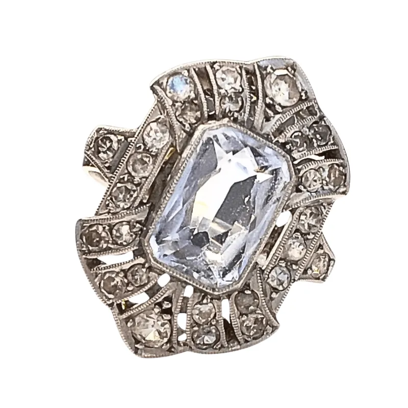 Sortija ART DECO 1930- 1935 de platino con diamantes y topacio azul sold by 58 Facettes