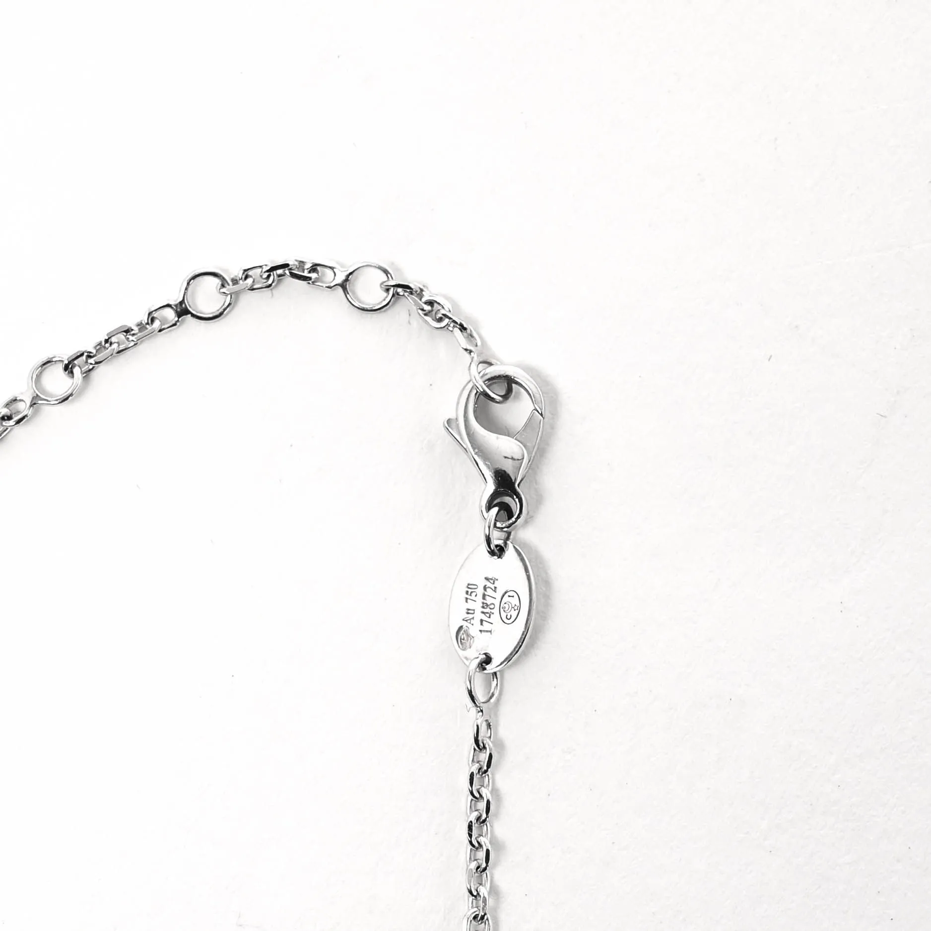 CHAUMET - Bracelet Or blanc et diamants sold by 58 Facettes product image thumbnail 2