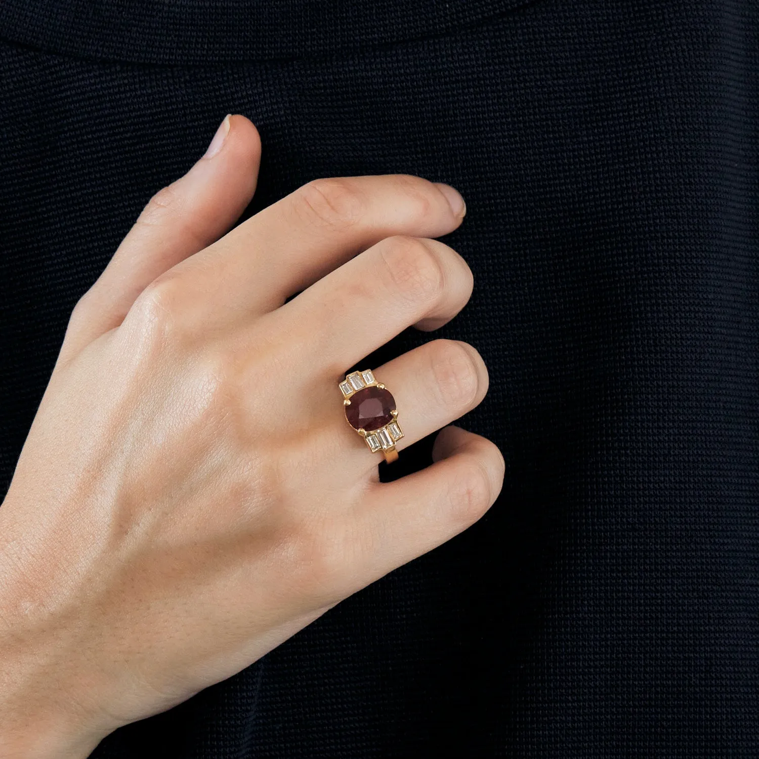 Bague en or jaune, rubis et diamants sold by 58 Facettes product image thumbnail 2