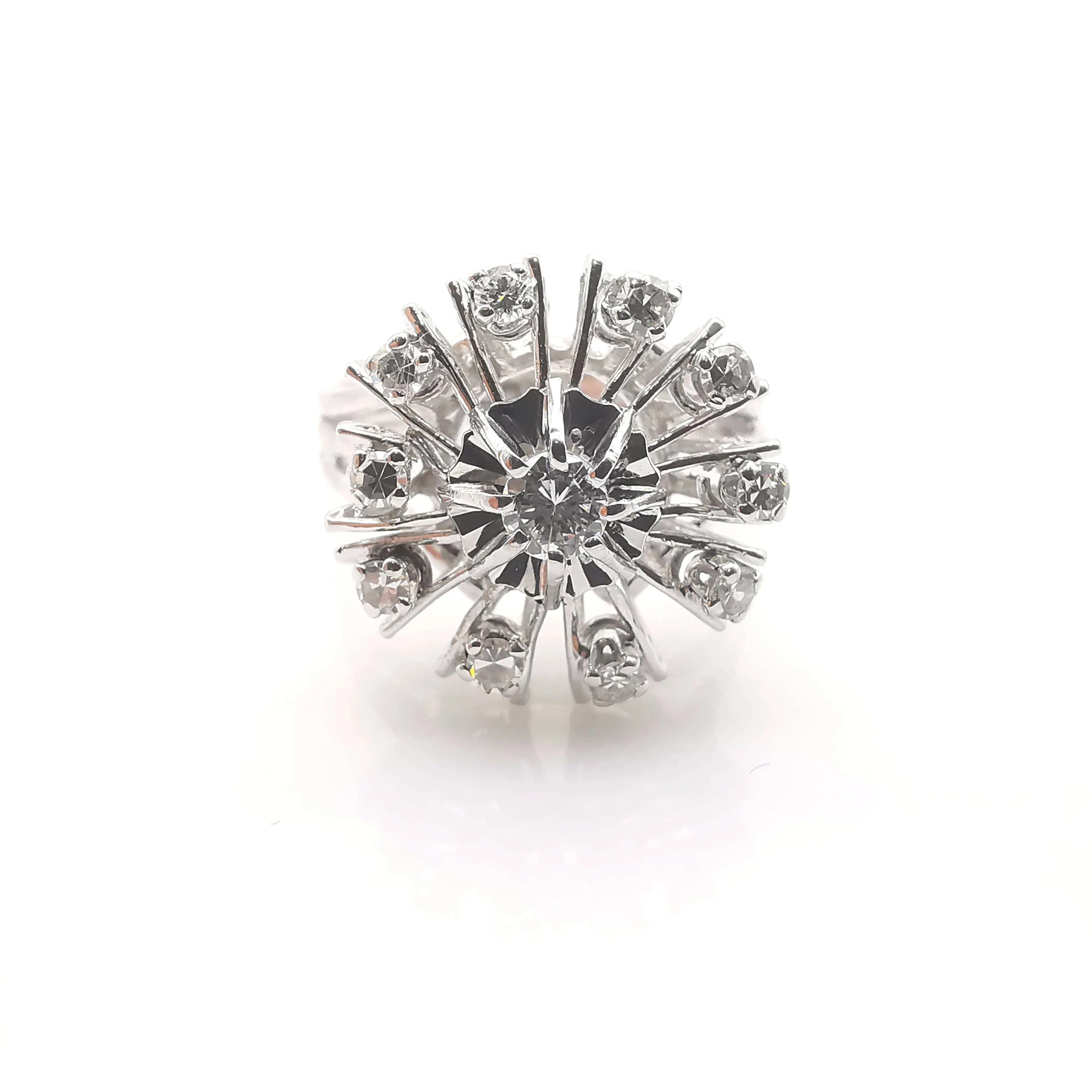 Bague fleur or & diamants sold by 58 Facettes