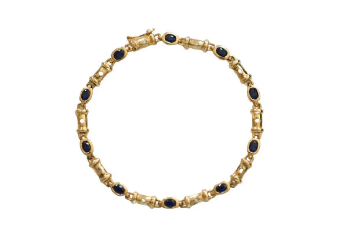 Bracelet En Or Orné De Diamants Et Saphirs sold by 58 Facettes