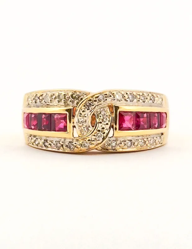 Bague or jaune rubis et diamants sold by 58 Facettes