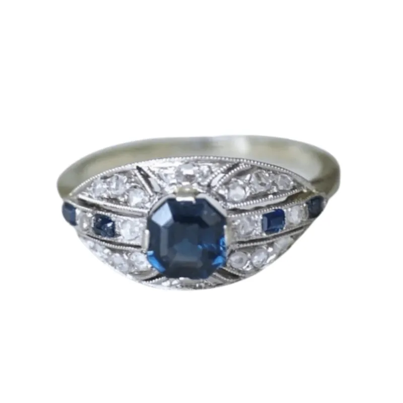 Bague dôme Art Deco saphirs et diamants sold by 58 Facettes