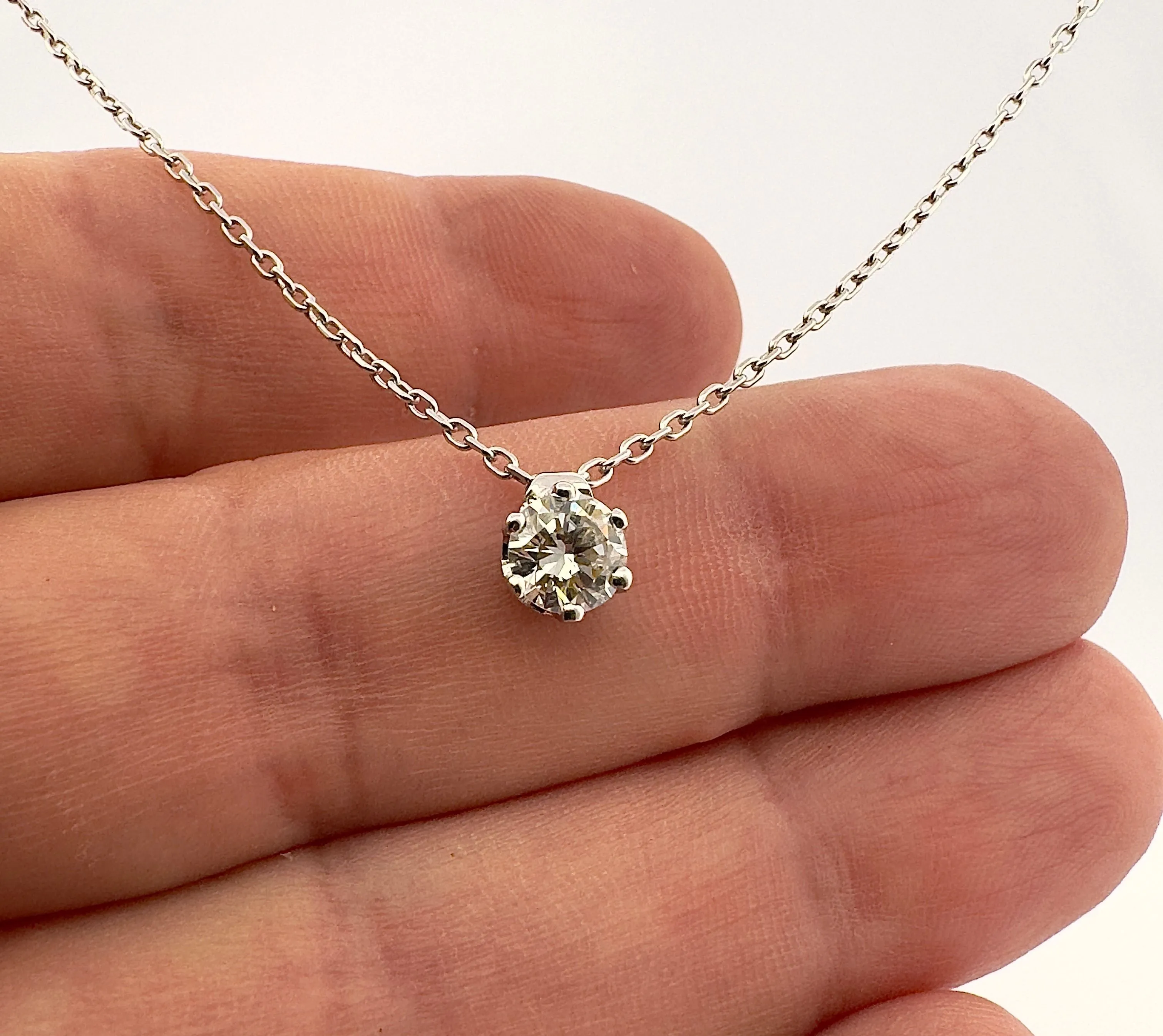 Collier solitaire diamant or blanc sold by 58 Facettes product image thumbnail 3