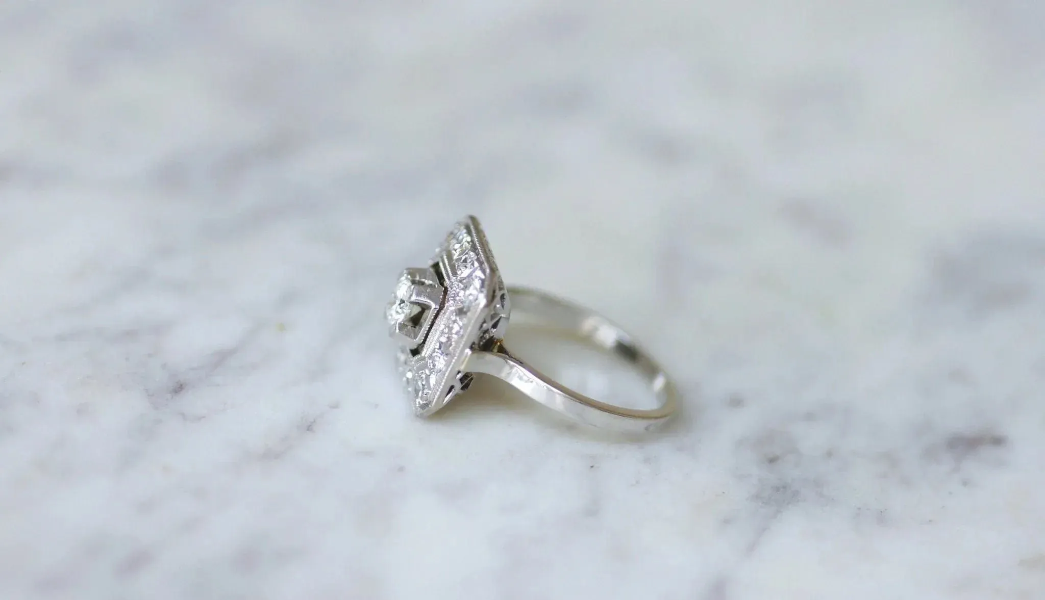 Bague de fiançailles diamant Art Deco octogonale sold by 58 Facettes product image thumbnail 4