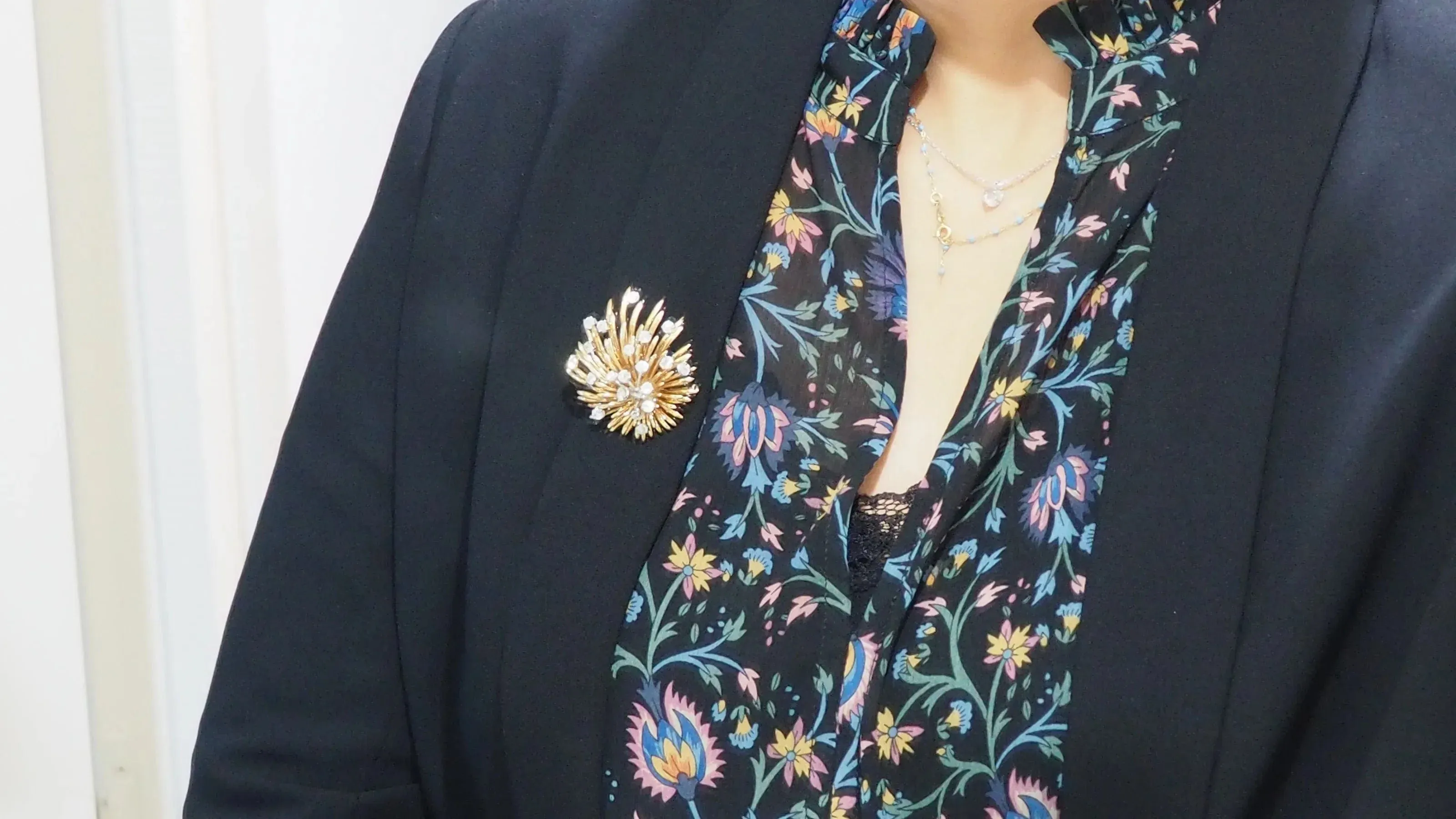 Broche Bouquet ancienne en or jaune et diamants sold by 58 Facettes product image thumbnail 2