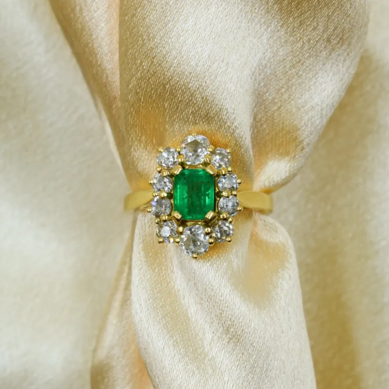 Bague Pompadour or jaune émeraude diamants sold by 58 Facettes