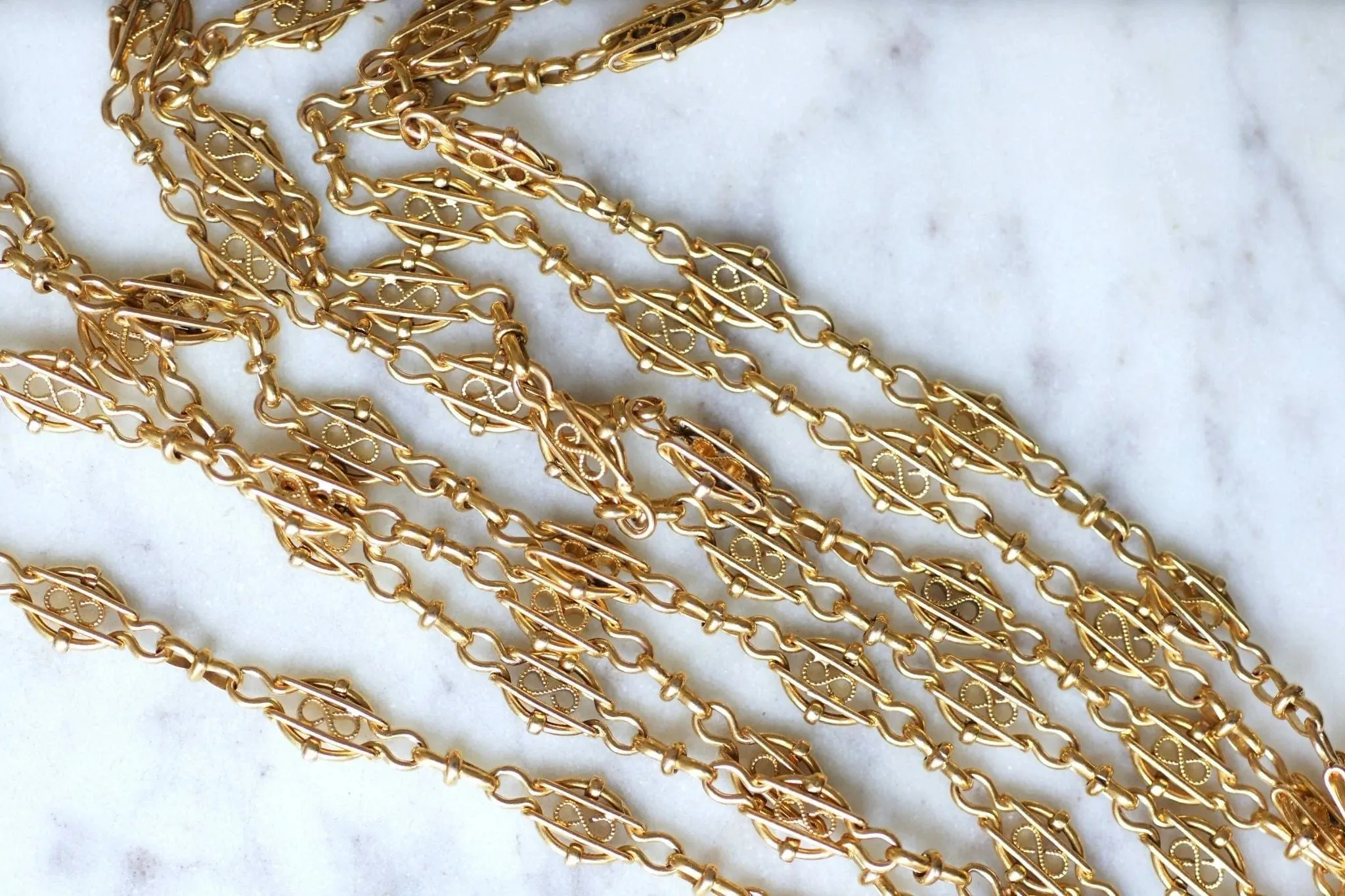 Sautoir ancien en or jaune filigrané sold by 58 Facettes product image thumbnail 4