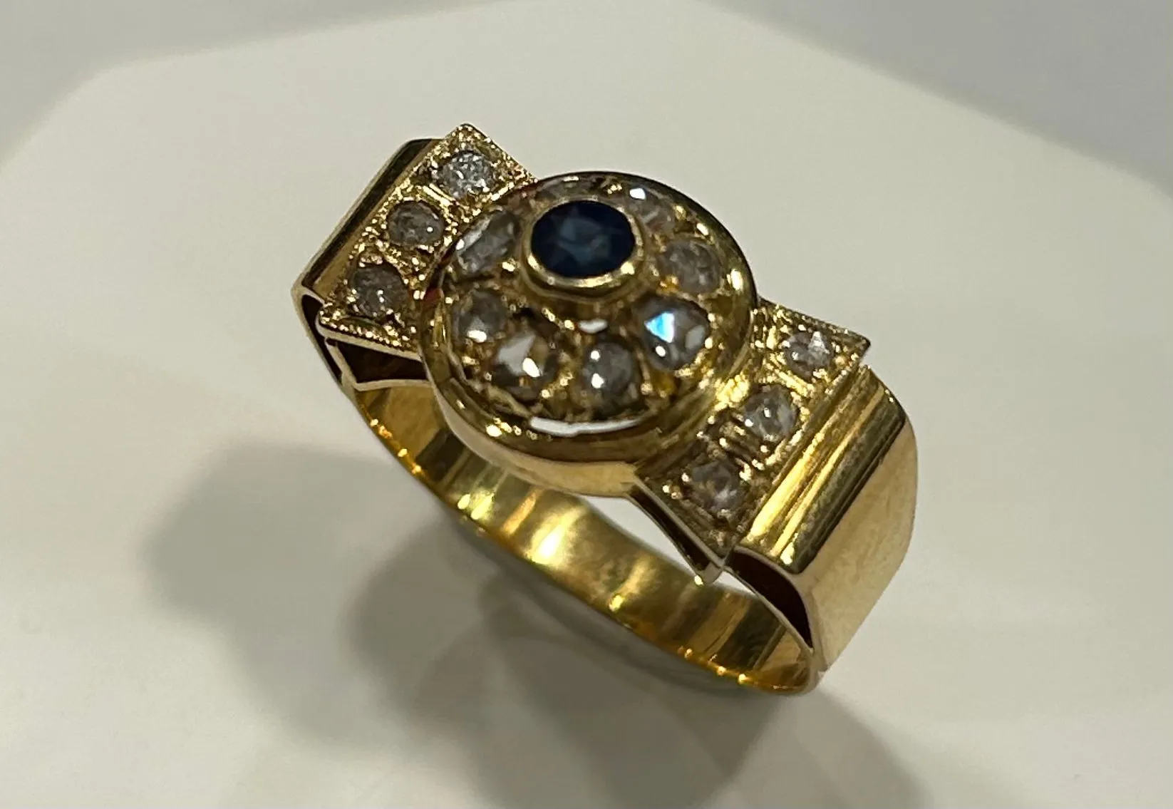 Bague tank or jaune saphir diamants sold by 58 Facettes product image thumbnail 2