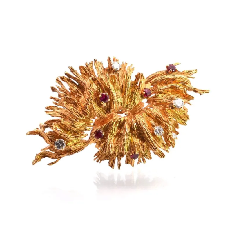 CHAUMET - Broche Or jaune Diamants Rubis sold by 58 Facettes