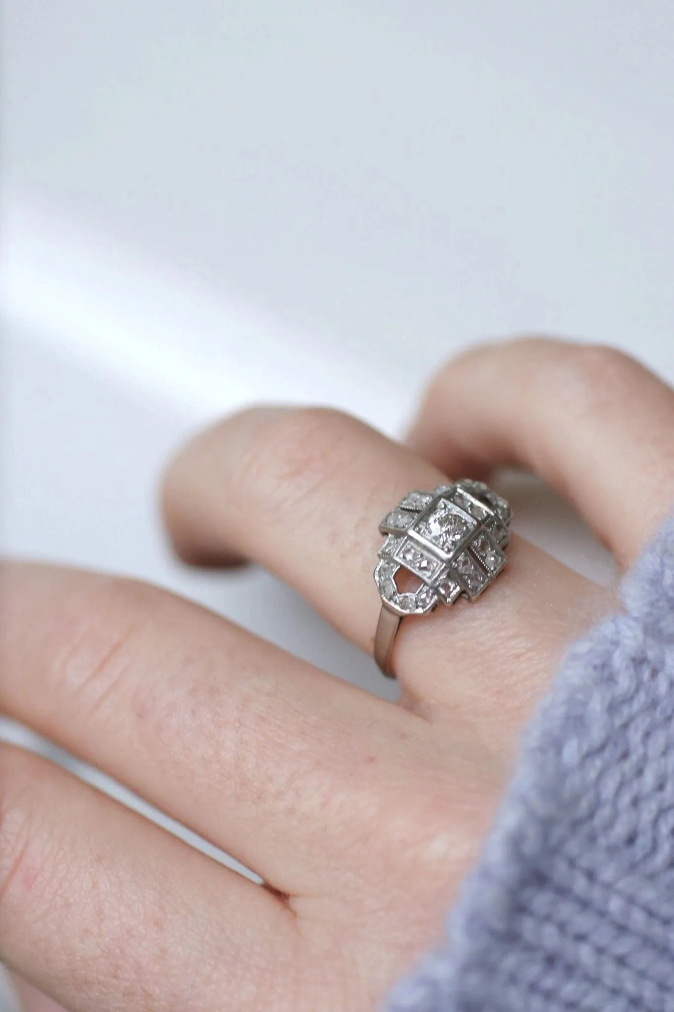 Bague de fiançailles Art Déco platine et diamants sold by 58 Facettes product image thumbnail 2