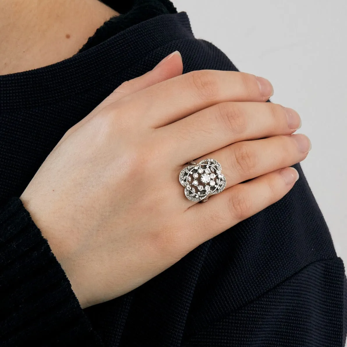 Bague en or gris et diamants sold by 58 Facettes product image thumbnail 3