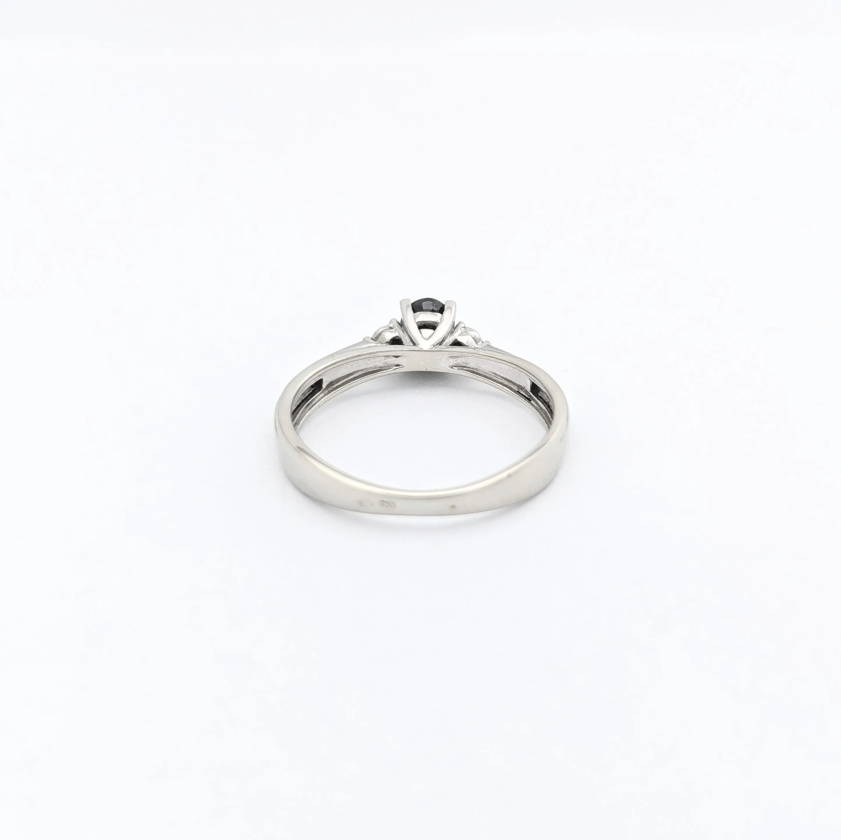 Bague or blanc diamants et saphir sold by 58 Facettes product image thumbnail 3