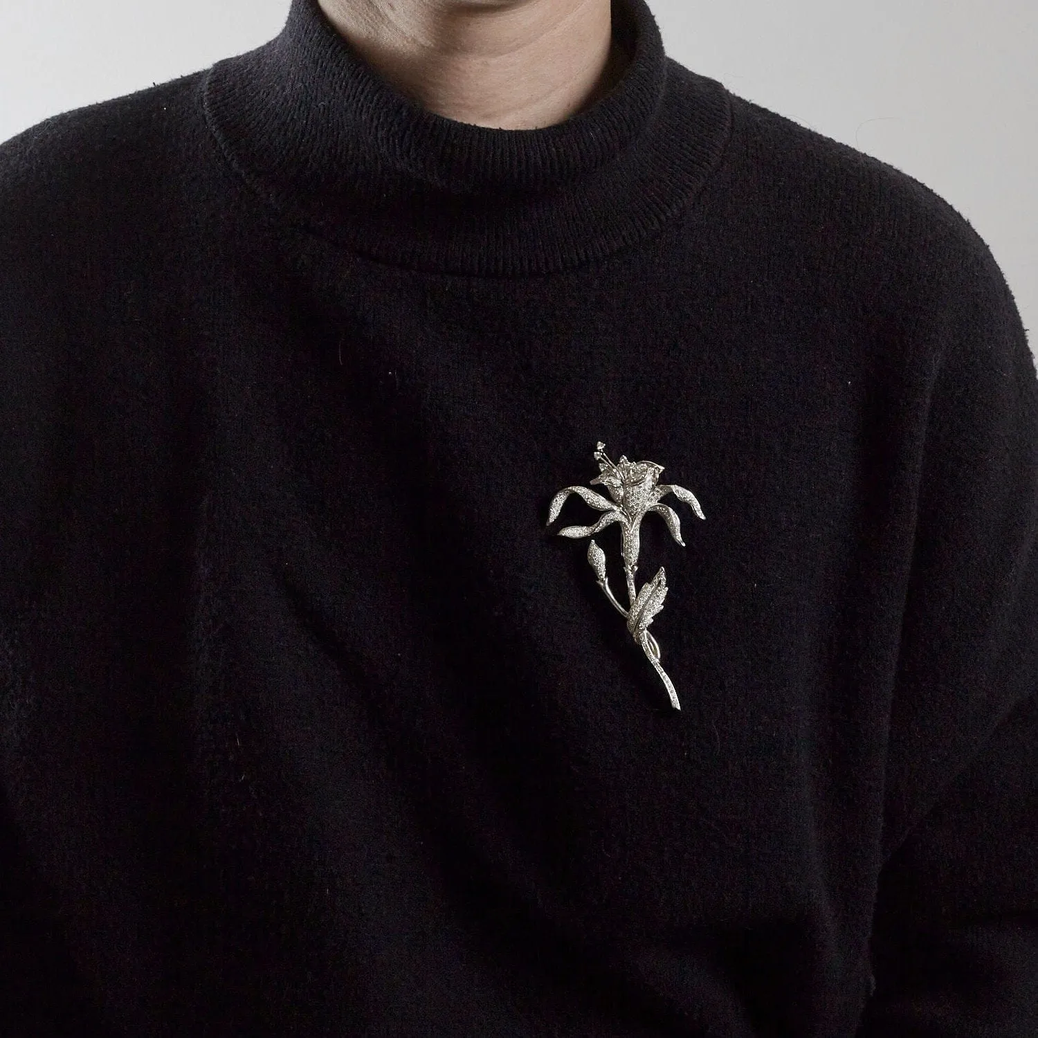 Broche Fleur en diamants sold by 58 Facettes product image thumbnail 3