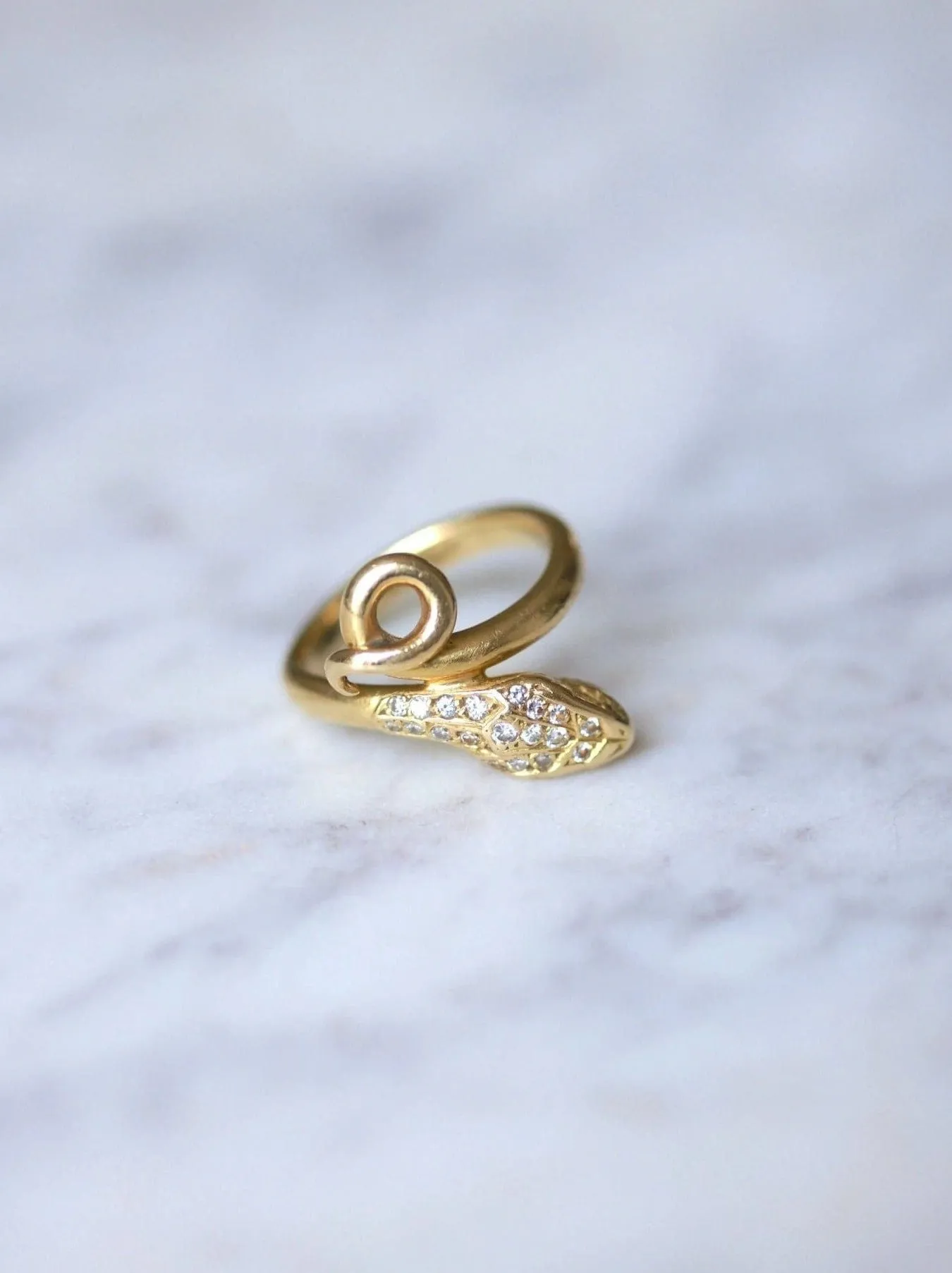 Bague serpent enroulé vintage en or jaune et diamants sold by 58 Facettes product image thumbnail 4