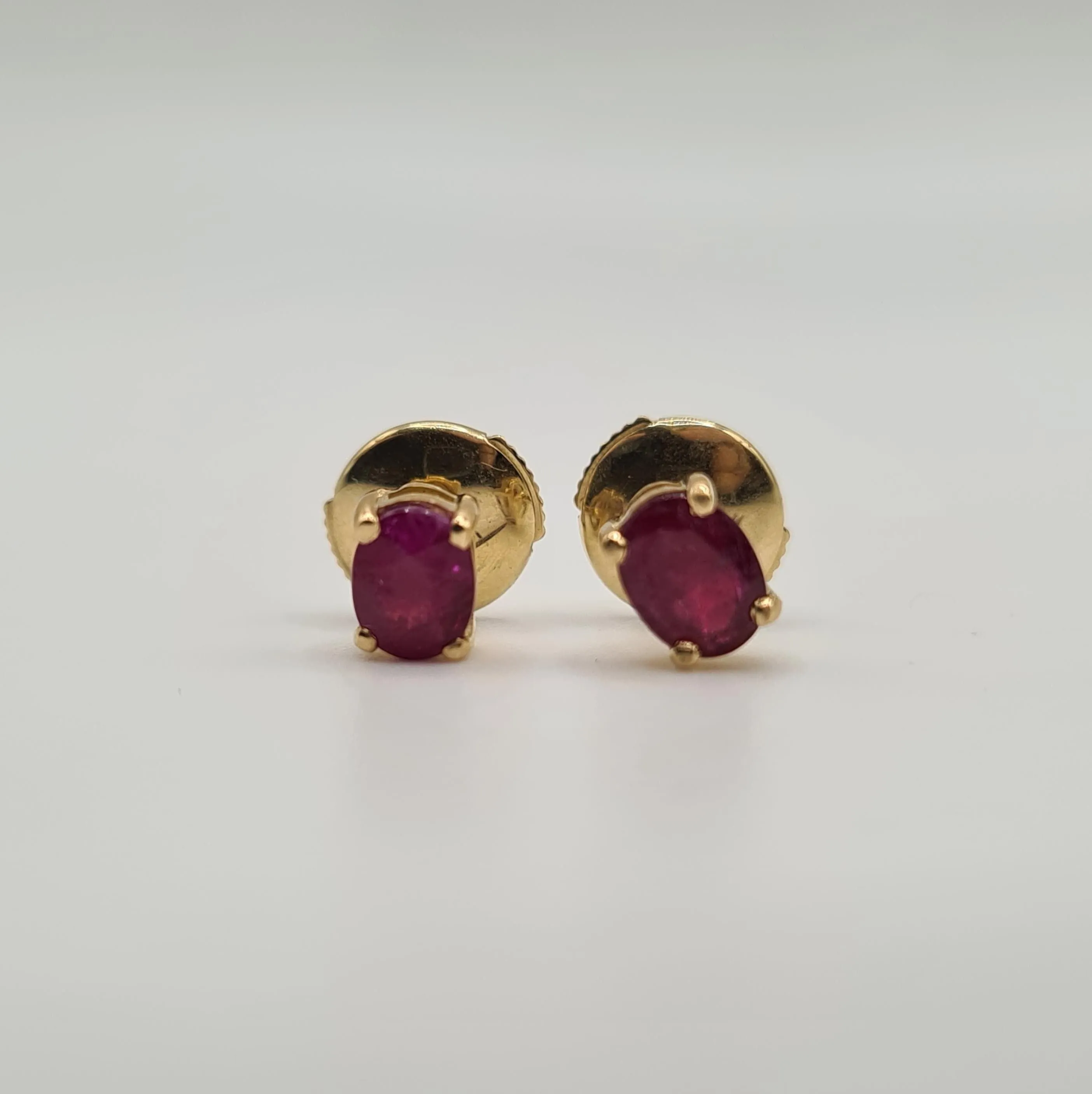 Boucles d’oreilles or jaune 18 carats serties de rubis ovale sold by 58 Facettes product image thumbnail 2