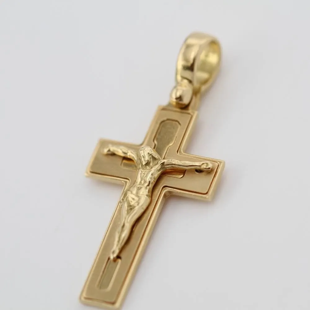 Croix en or jaune avec pendentif Christ sold by 58 Facettes product image thumbnail 2