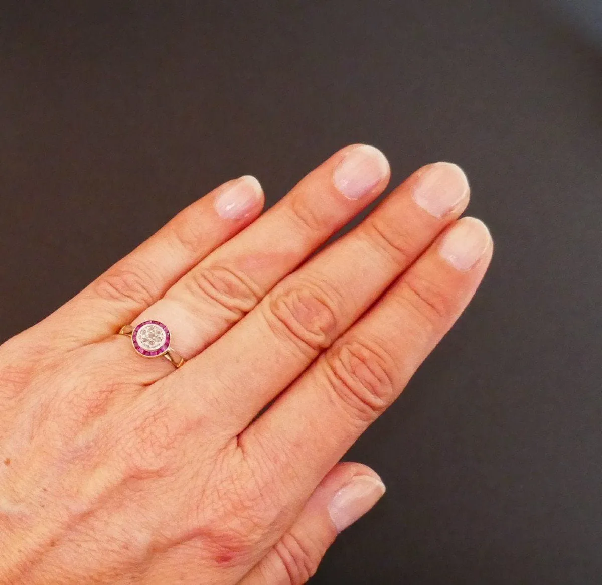 Bague Art déco en or 18 carats avec diamants et rubis calibrés sold by 58 Facettes product image thumbnail 3