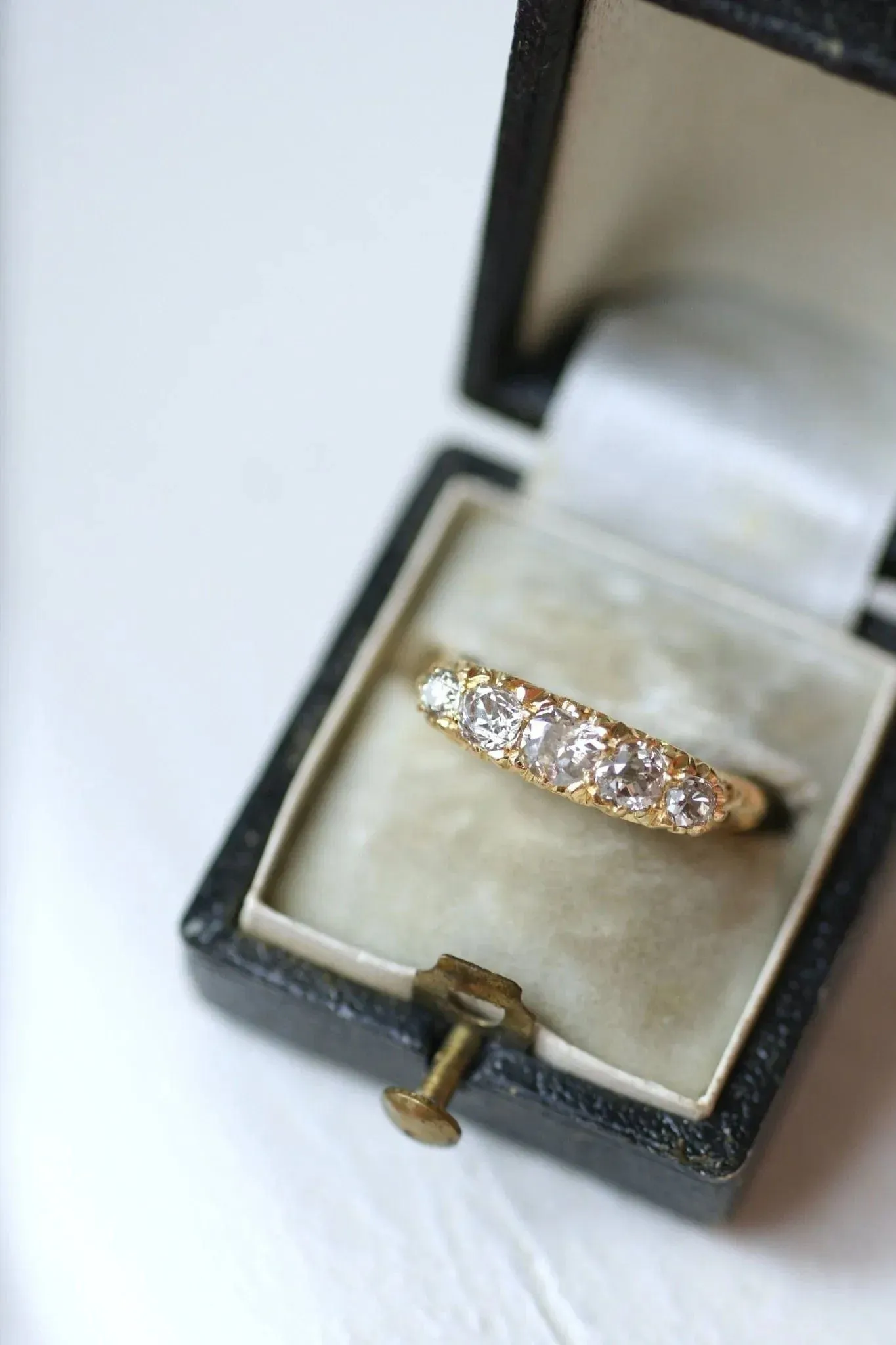 Bague jarretière diamants sold by 58 Facettes product image thumbnail 3